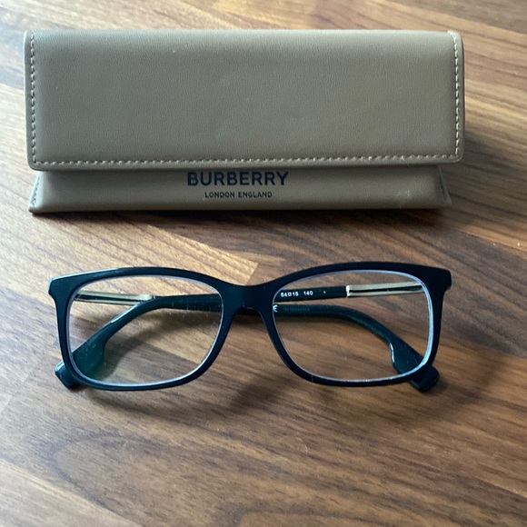 SALE! Burberry glasses - Picture 1 of 6